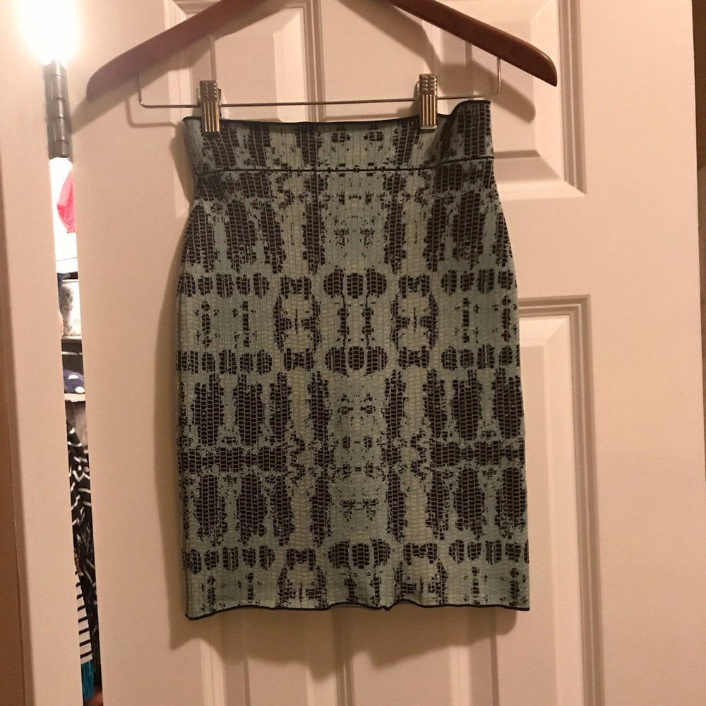 BCBG snake-print Bandage Pencil Skirt Sz S
